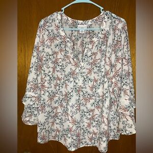 Liz Claiborne. petite xxl. white floral blouse. EUC.